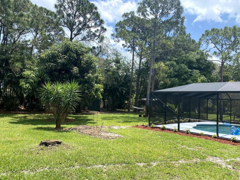 הוילה Walton Jungle Oasis In The Heart Of The Treasure Coast מראה חיצוני תמונה